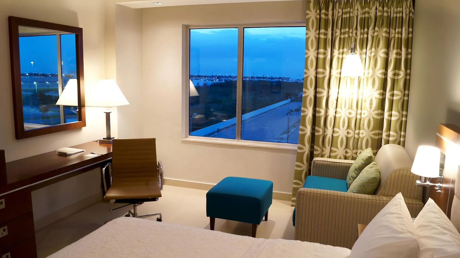Hampton Inn By Hilton Merida