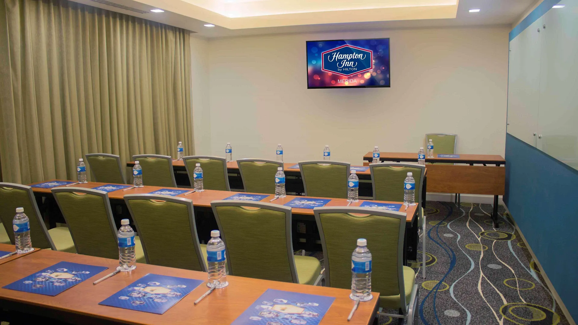 Hampton Inn By Hilton Merida Hotel