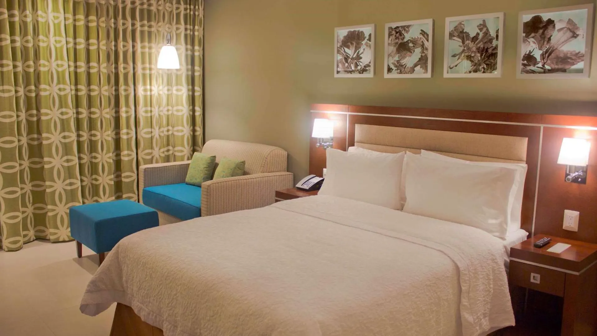 Hampton Inn By Hilton Merida Hotel