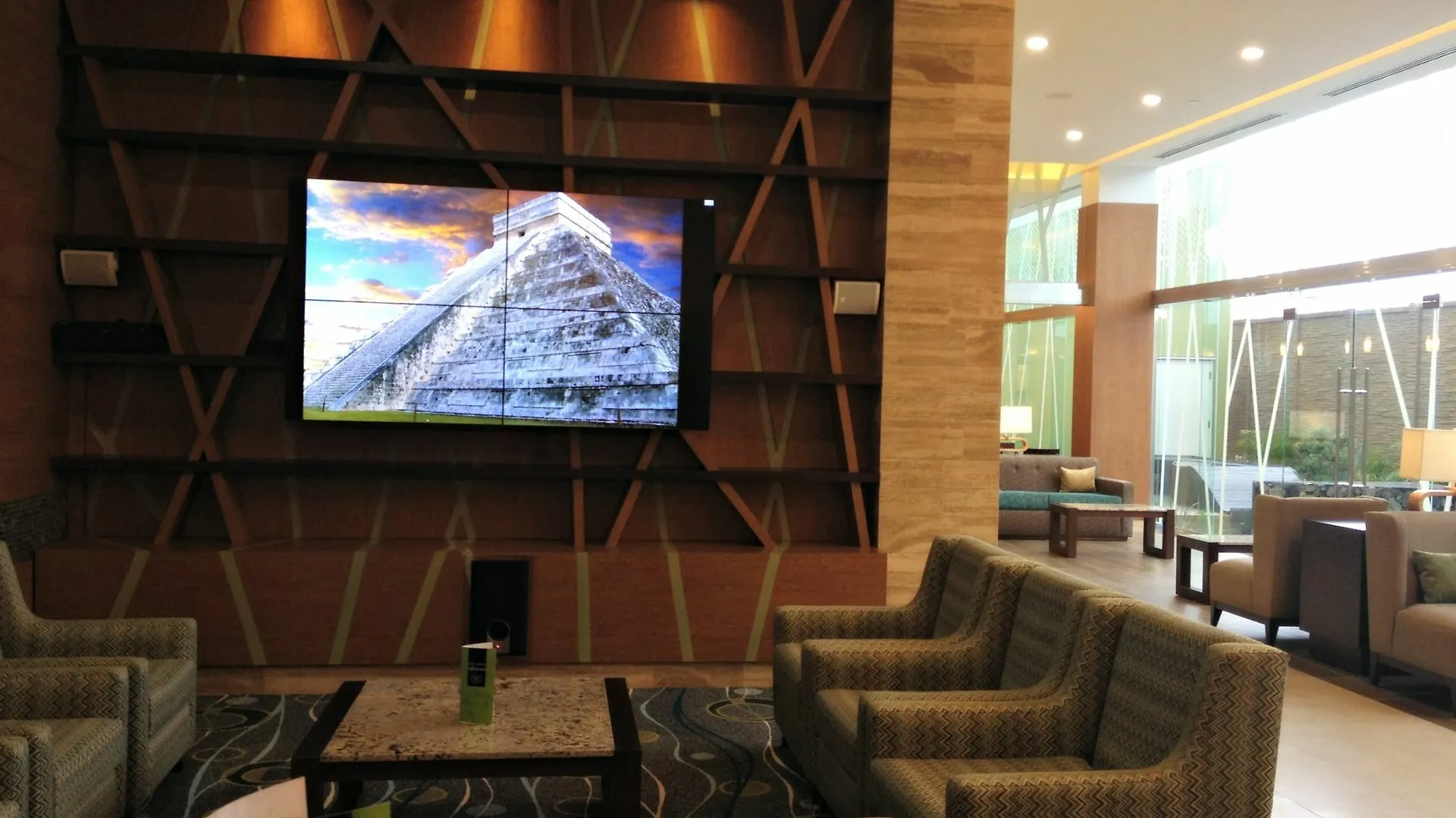 Hampton Inn By Hilton Merida Hotel